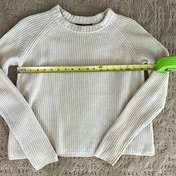 Jenni Kayne Cashmere Sweater
Size Medium - Picture 6 of 6